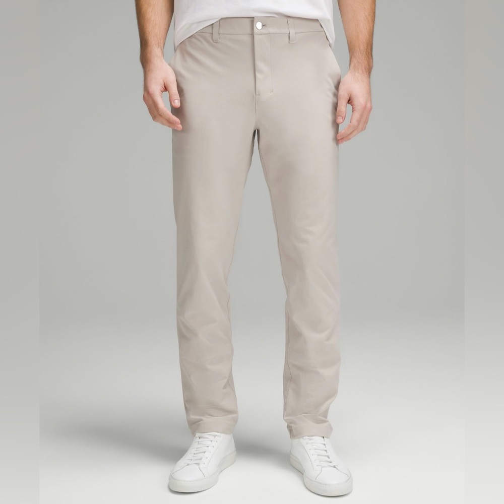 Lululemon Men’s Classic Fit Trouser in Raw Linen (Size 34)